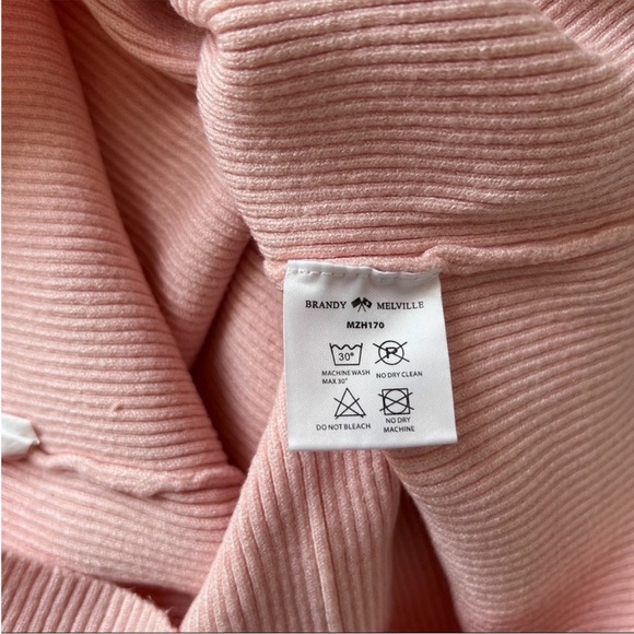 Brandy Melville Brett Turtleneck Top - Picture 11 of 12